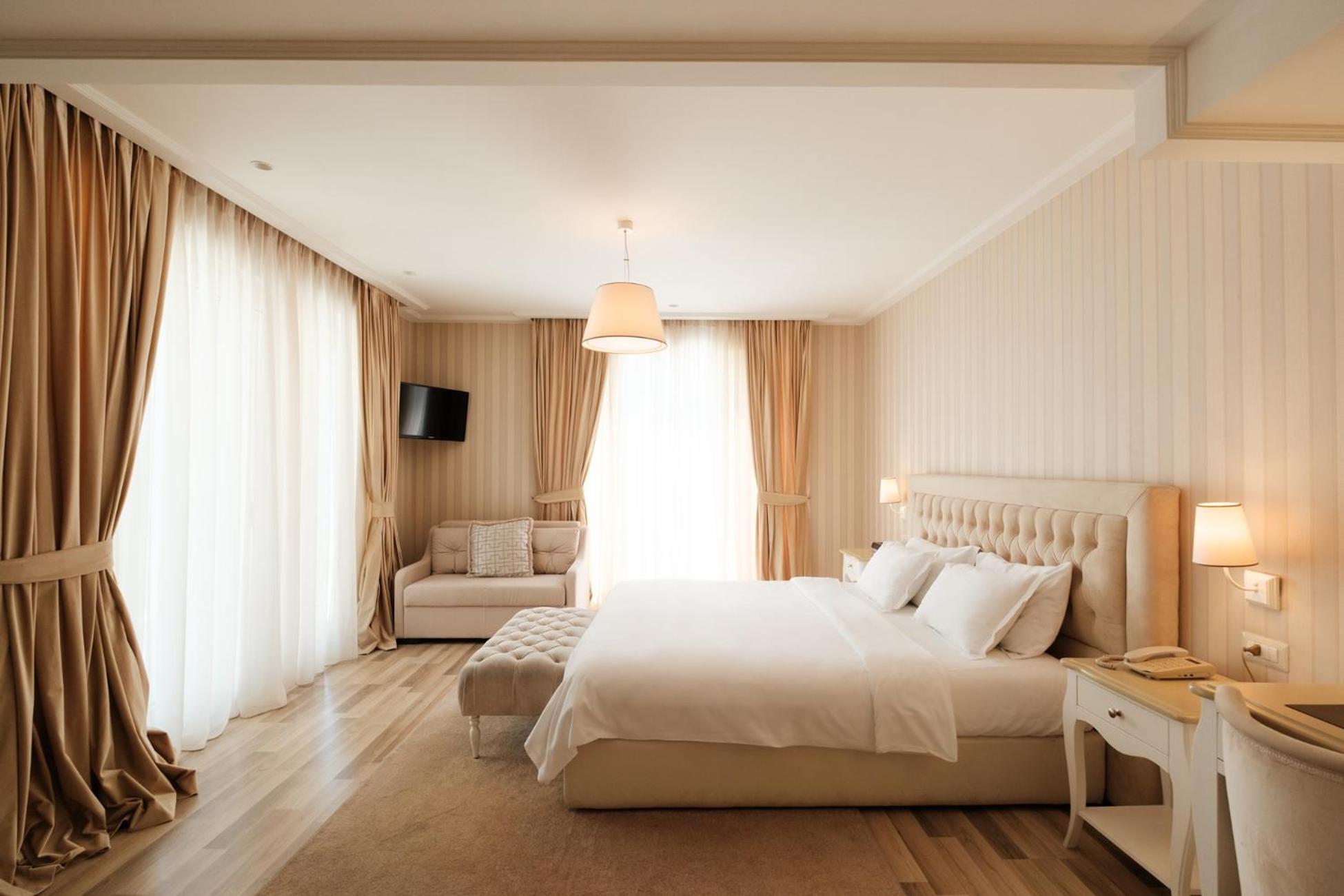 Deluxe Double Room with Balcony and Sea View,1722955540:JPEG